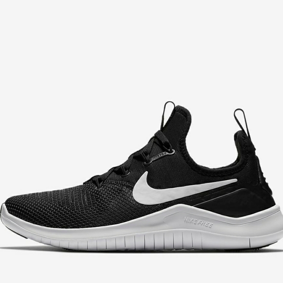 Nike Shoes - Nike Free TR 8